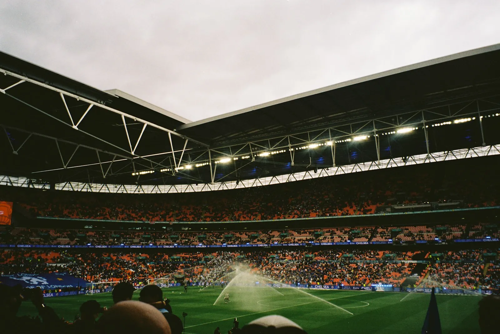 Estádio lotado durante uma partida